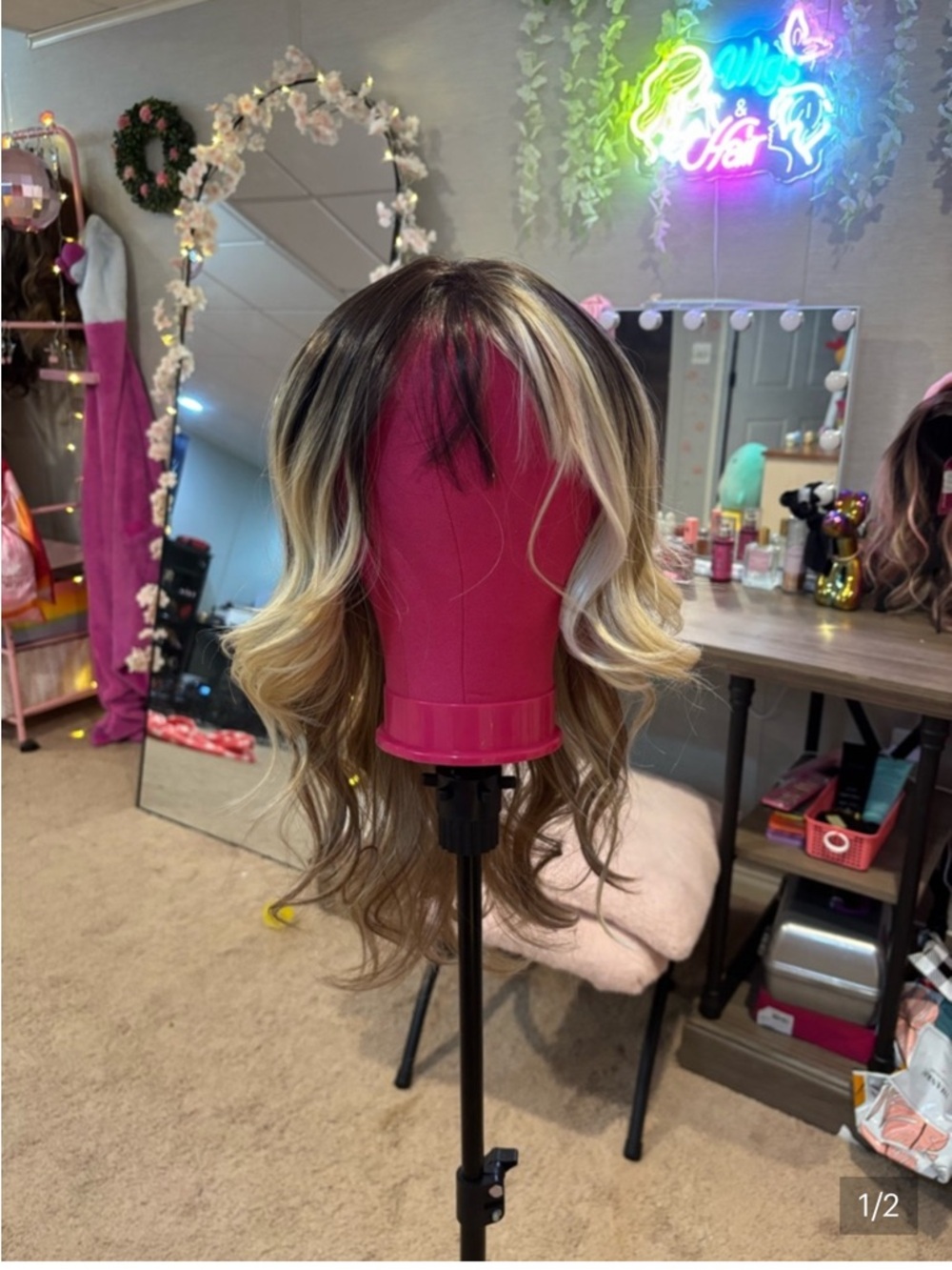 Chelsea Smith Wig - Picture 3 of 3